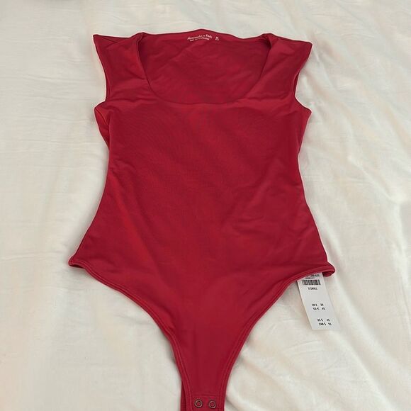 Abercrombie & Fitch Tops - Abercrombie Sleek Seamless Fabric Cap Sleeve Bodysuit
